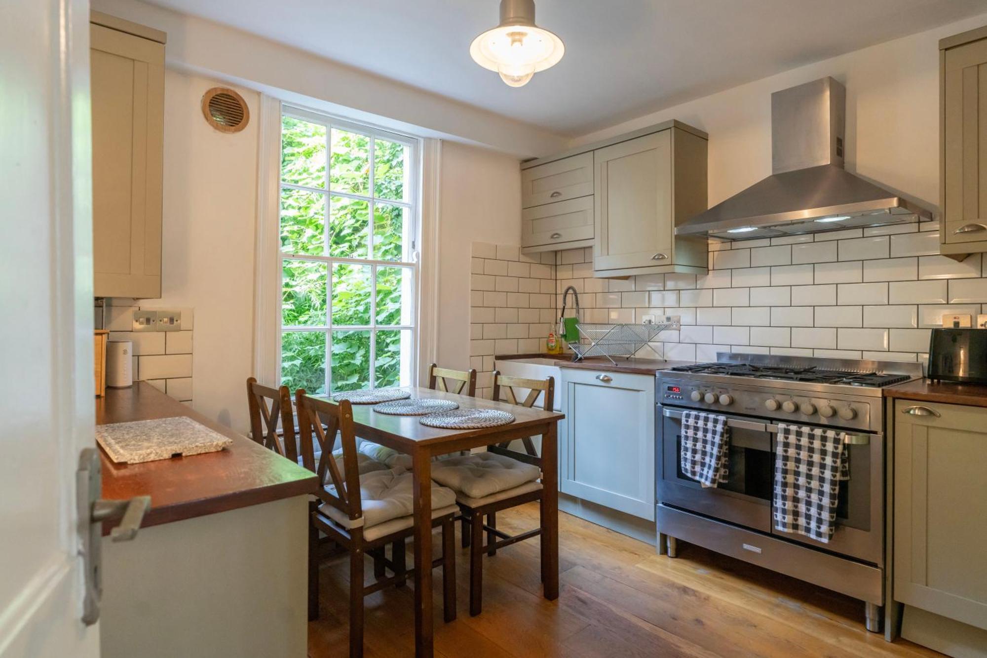 Gorgeous 2Bed House In New Road Daire Londra Dış mekan fotoğraf