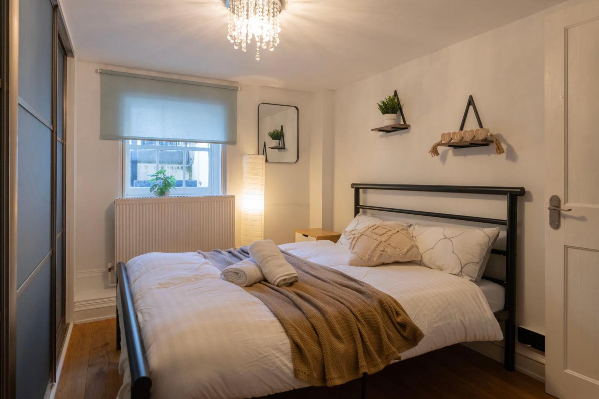 Gorgeous 2Bed House In New Road Daire Londra Dış mekan fotoğraf