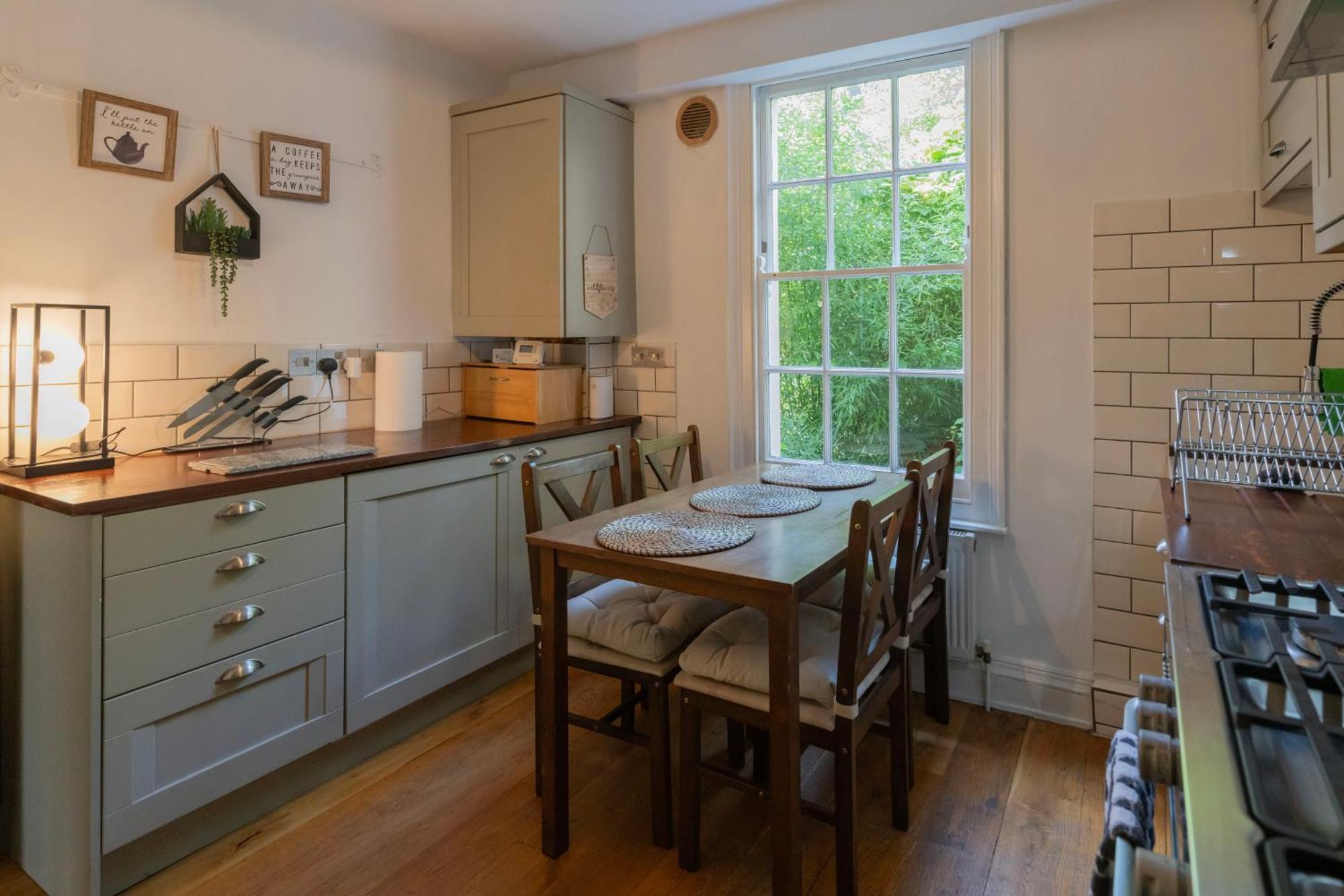 Gorgeous 2Bed House In New Road Daire Londra Dış mekan fotoğraf