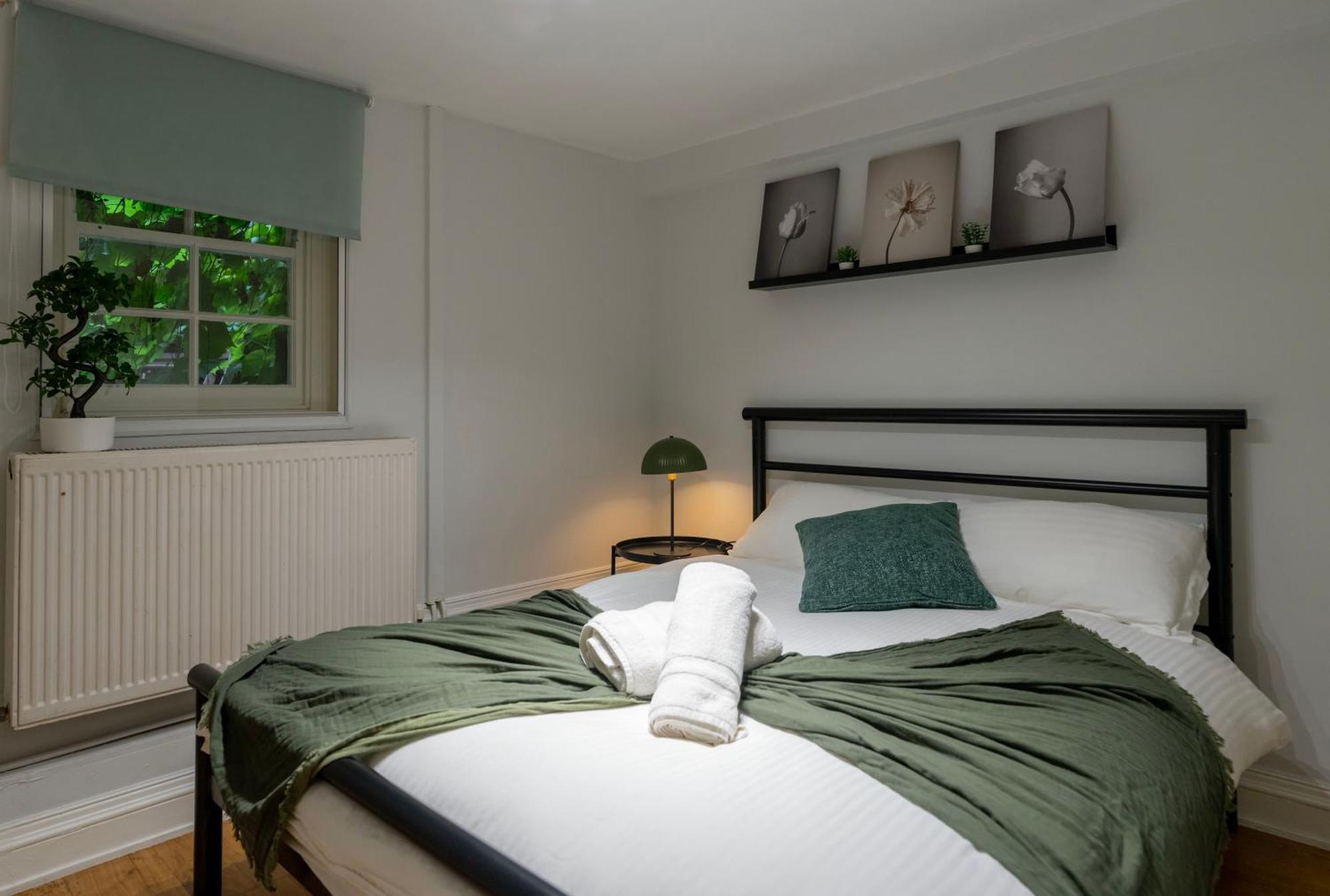 Gorgeous 2Bed House In New Road Daire Londra Dış mekan fotoğraf